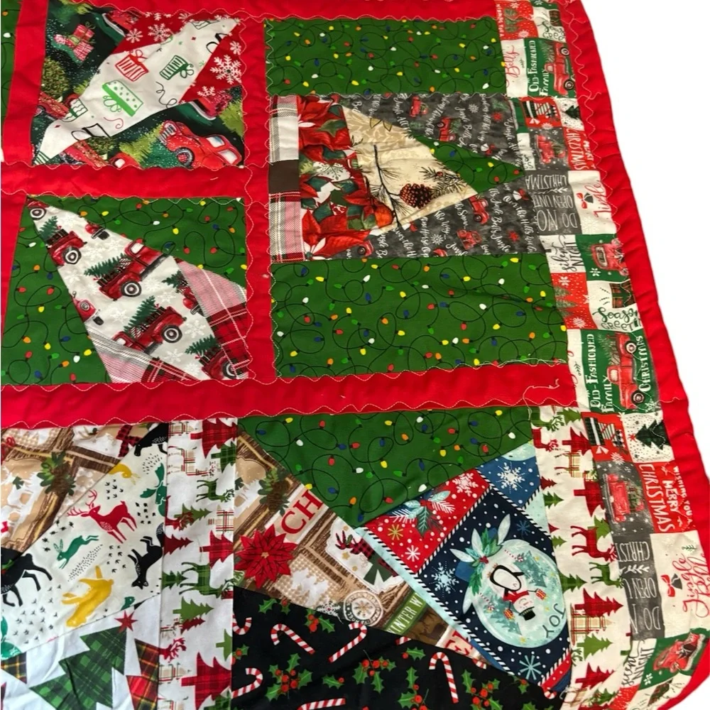 Christmas lap quilt. Approx 36” x 39”